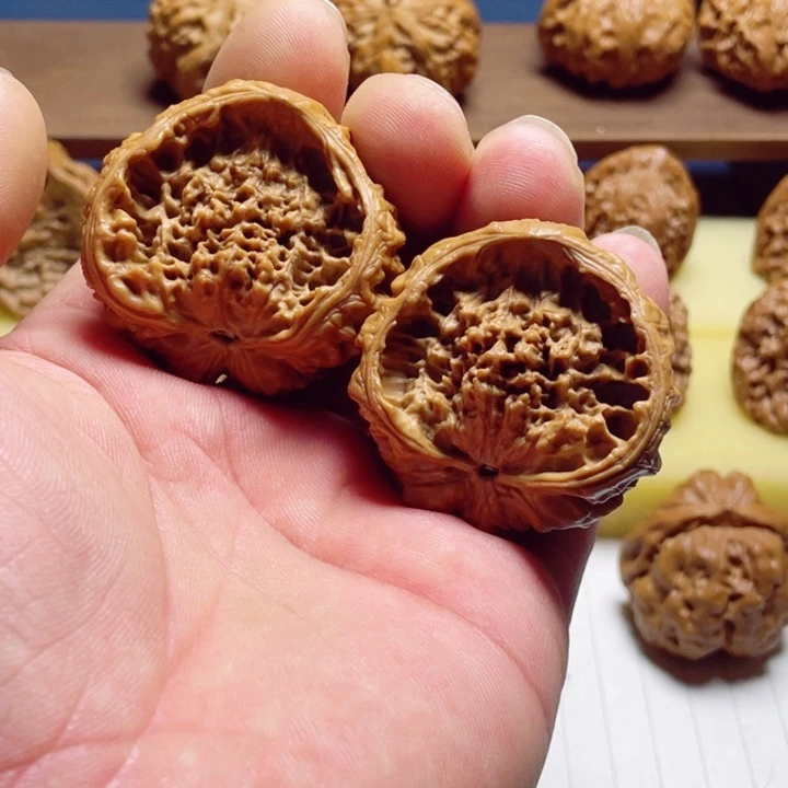 把件文玩核桃蛇头