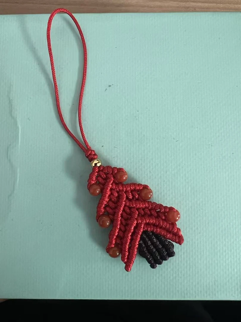 南红玛瑙手机挂一个