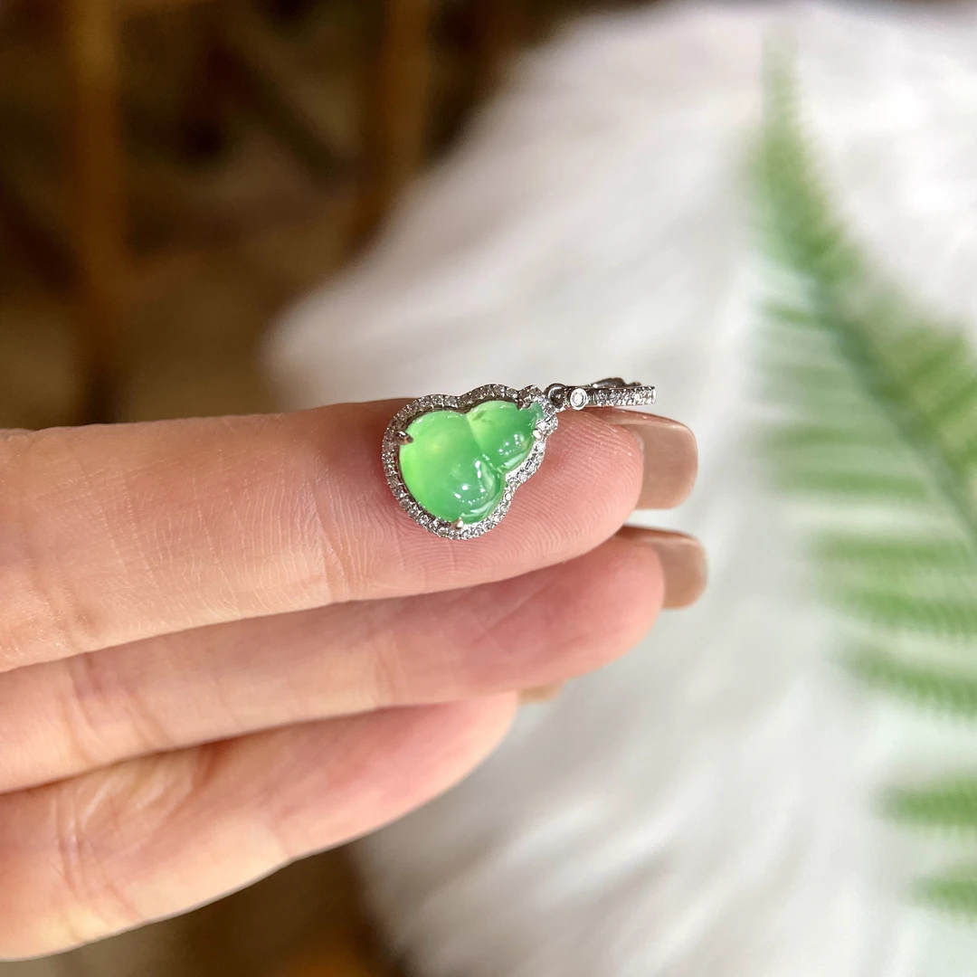 天然A翡翠18k金镶嵌高冰葫芦小滴流吊坠