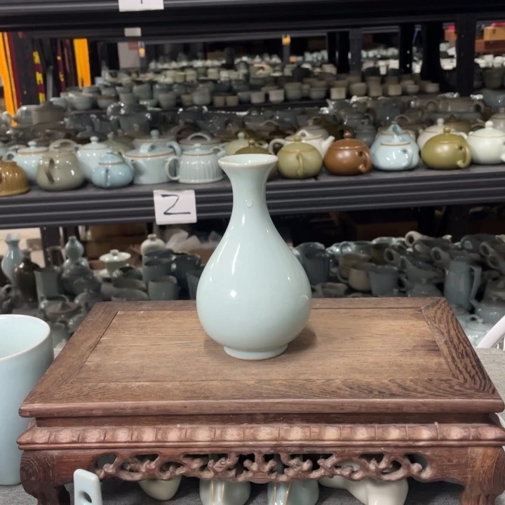 摆件天青釉小玉壶春瓶