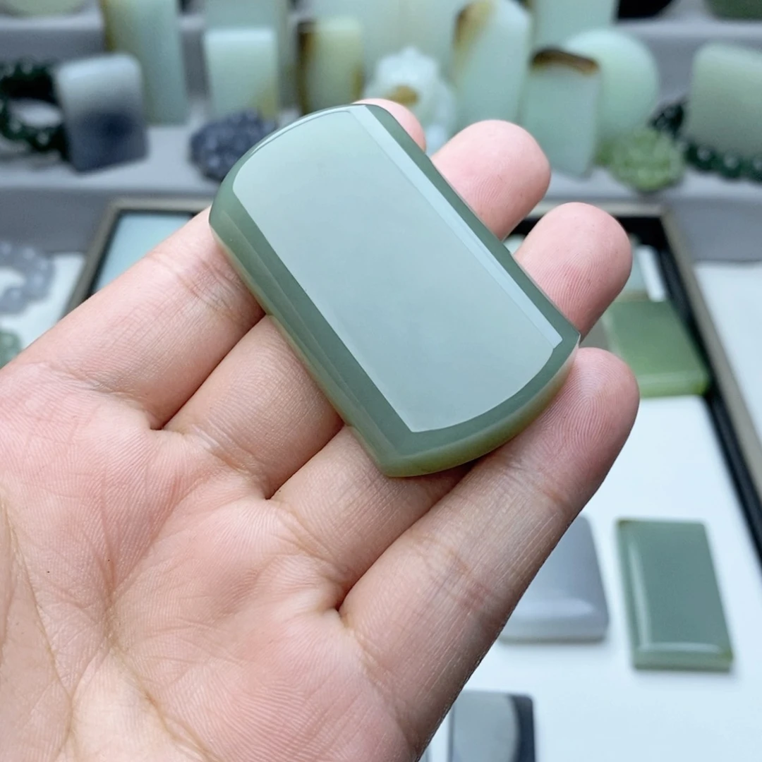 和田玉颈饰未镶嵌前**进