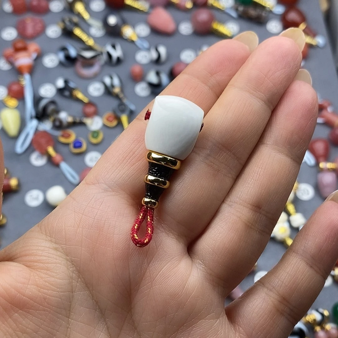 颜***墨玛瑙/玉髓未镶嵌饰品