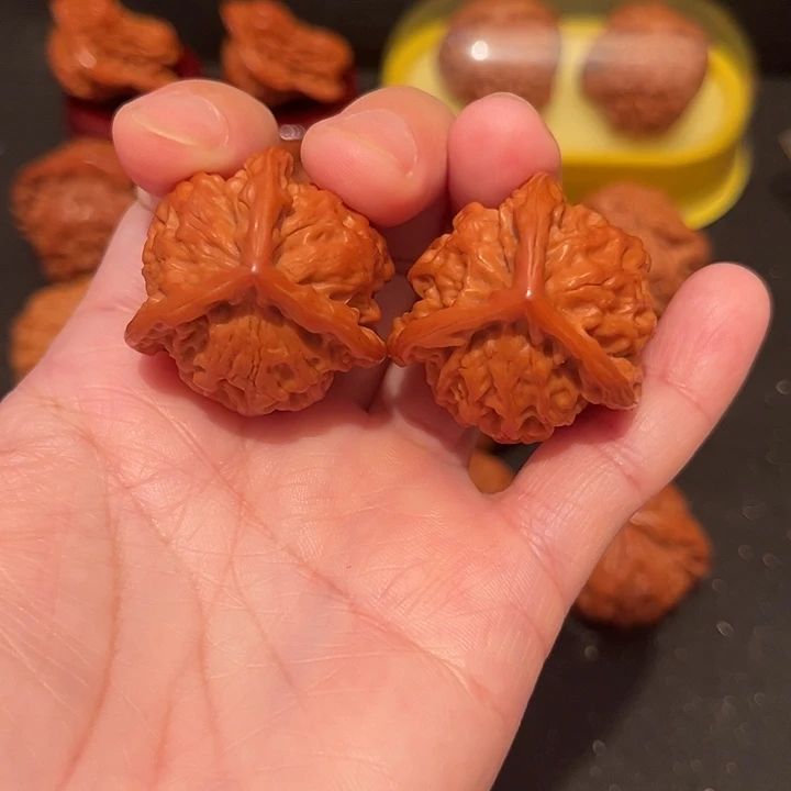 把件文玩核桃三棱