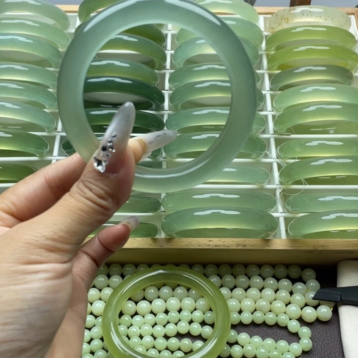 B***n蛇纹石玉合金手镯