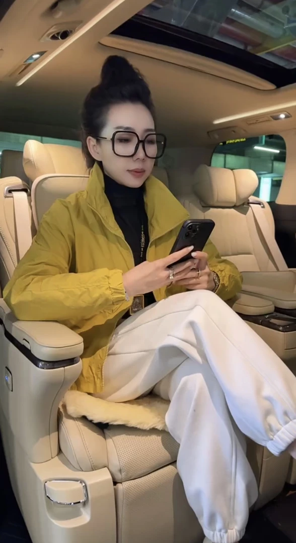 2025新款立领冲锋衣外套短款拉链休闲小个子时尚宽松夹克上衣百搭