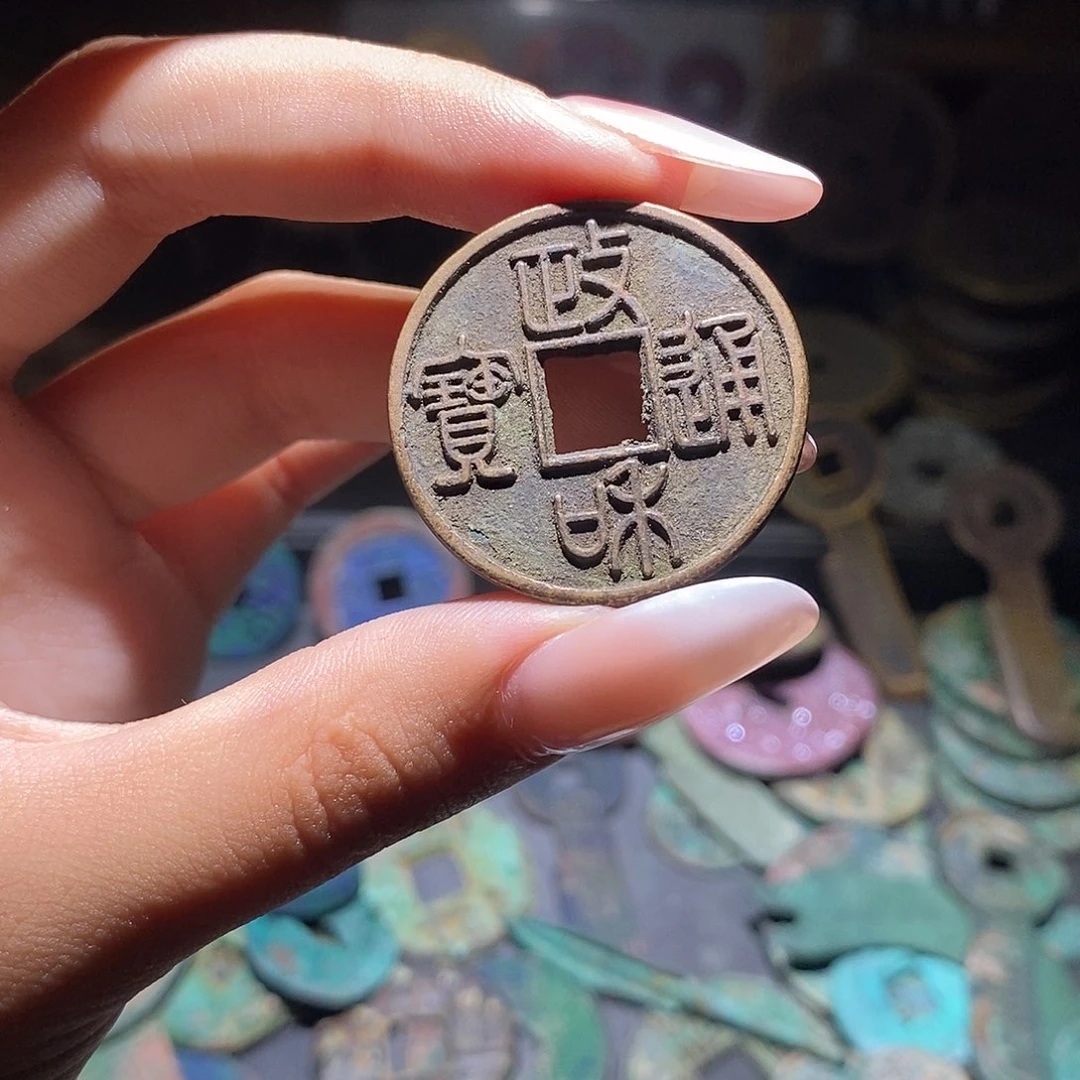 聆***乐铜现代发仿制工艺品