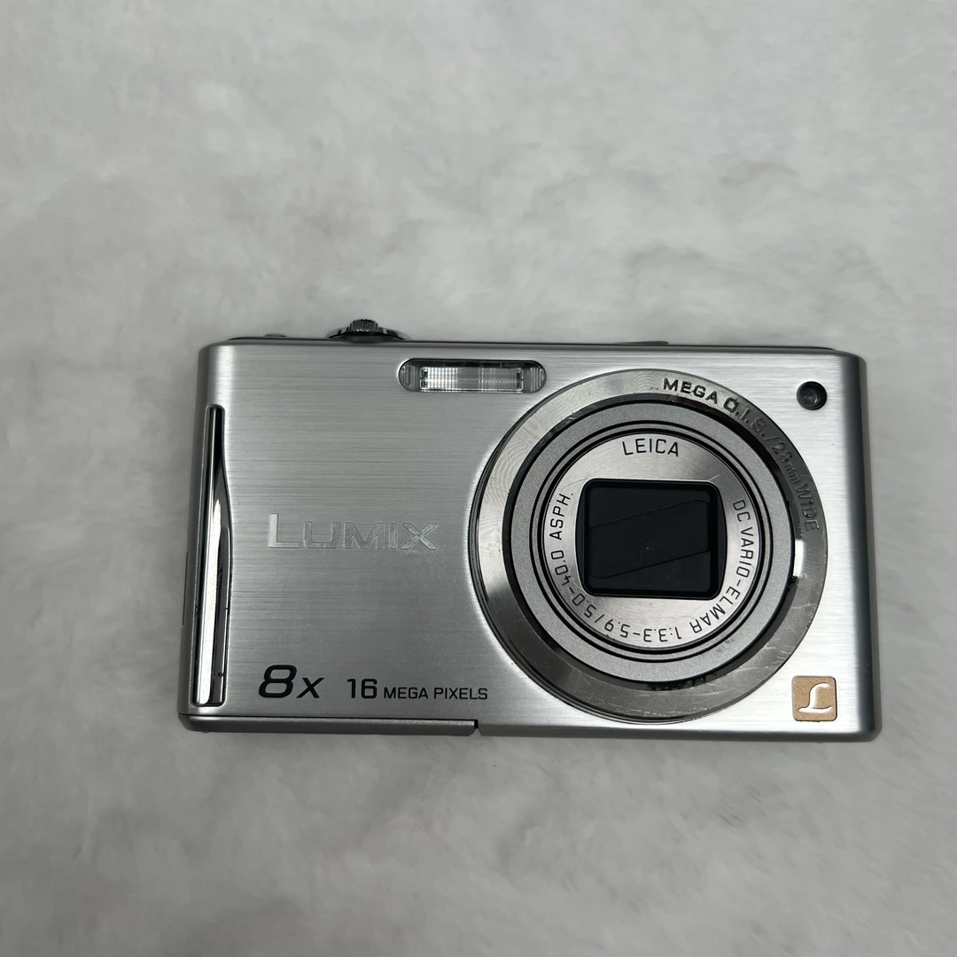 95新 Panasonic/松下 FH25银色1400w像素8倍小长焦清透冷白