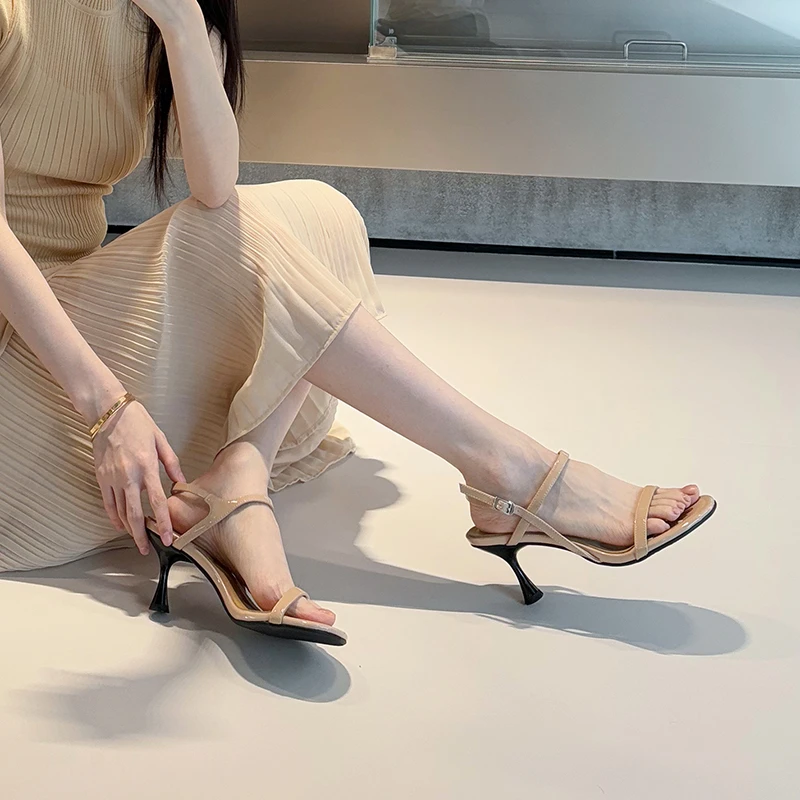 时尚简约一字带细跟凉鞋女夏季2025新款真皮气质性感露趾高跟鞋