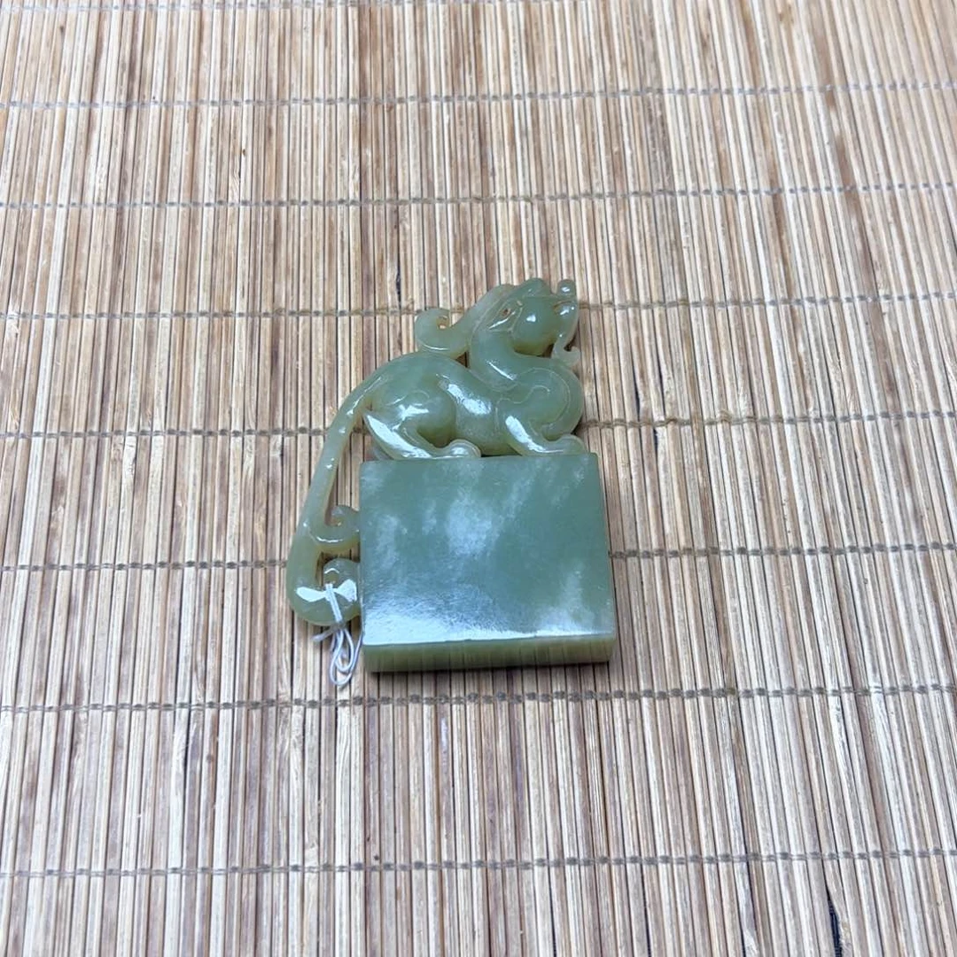 未镶嵌和田玉把件