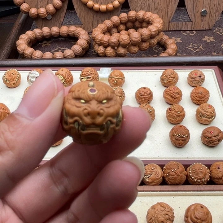 黑***仔吊坠猴头核桃神武