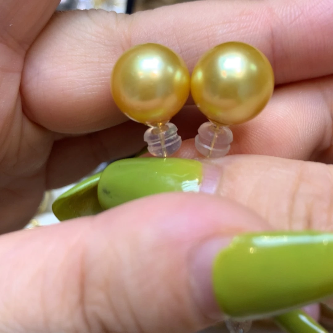 18K金镶嵌海水珍珠耳饰