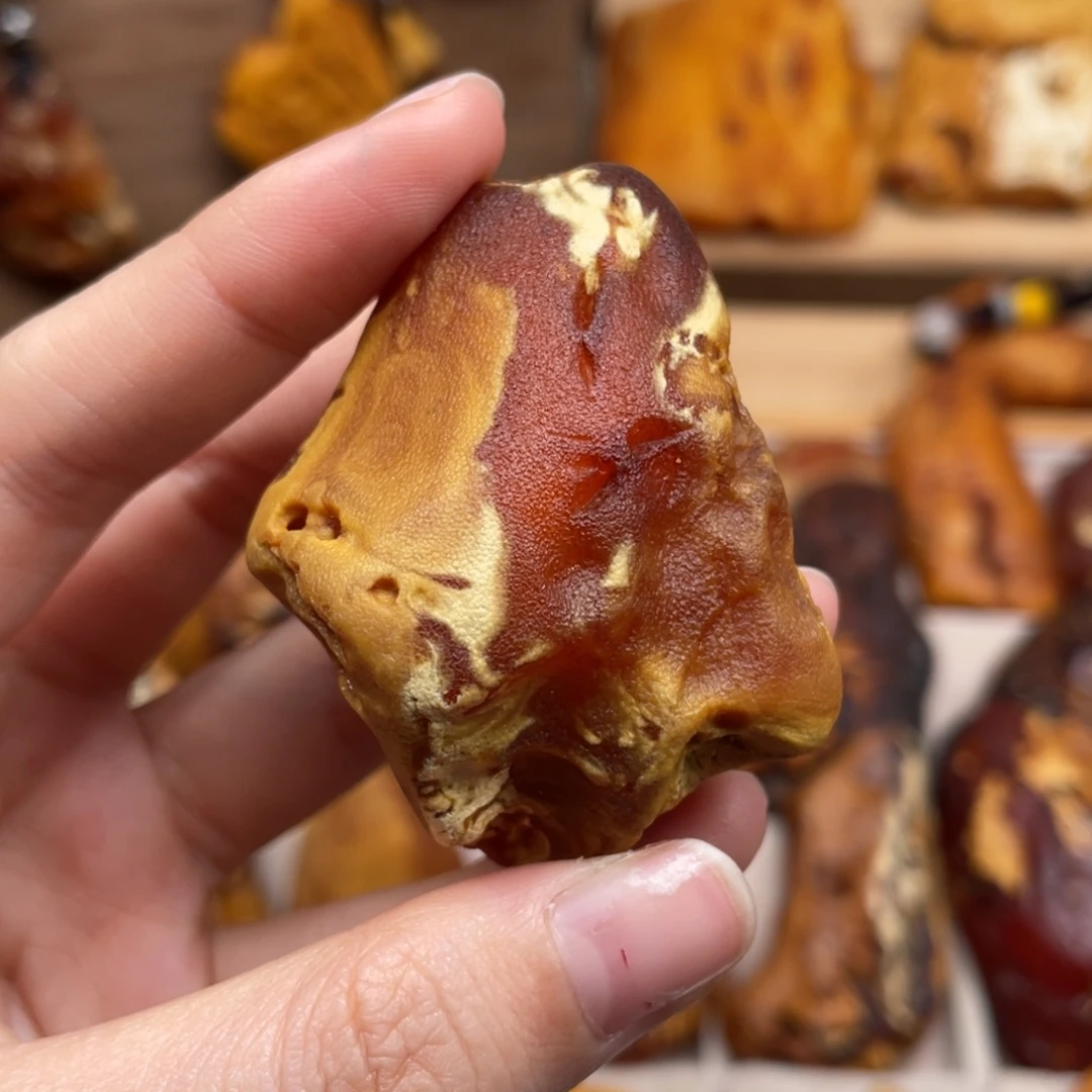 琥珀未镶嵌珠宝奇石