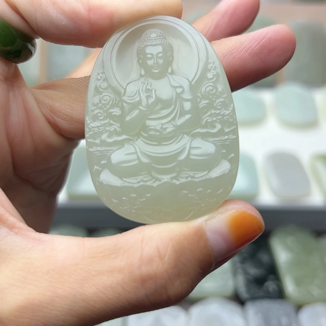 阿***利颈饰未镶嵌和田玉