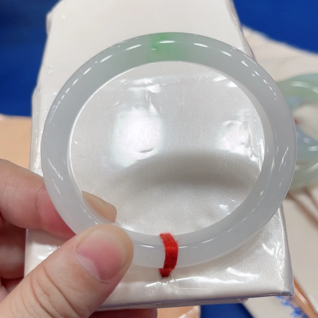 未镶嵌手镯翡翠56贵