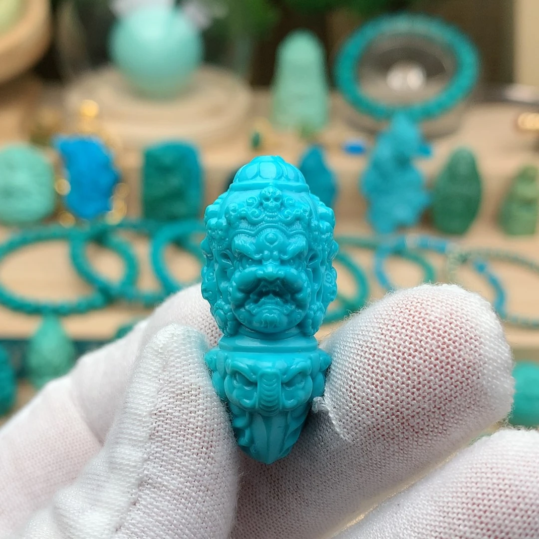 绿松石未镶嵌颈饰