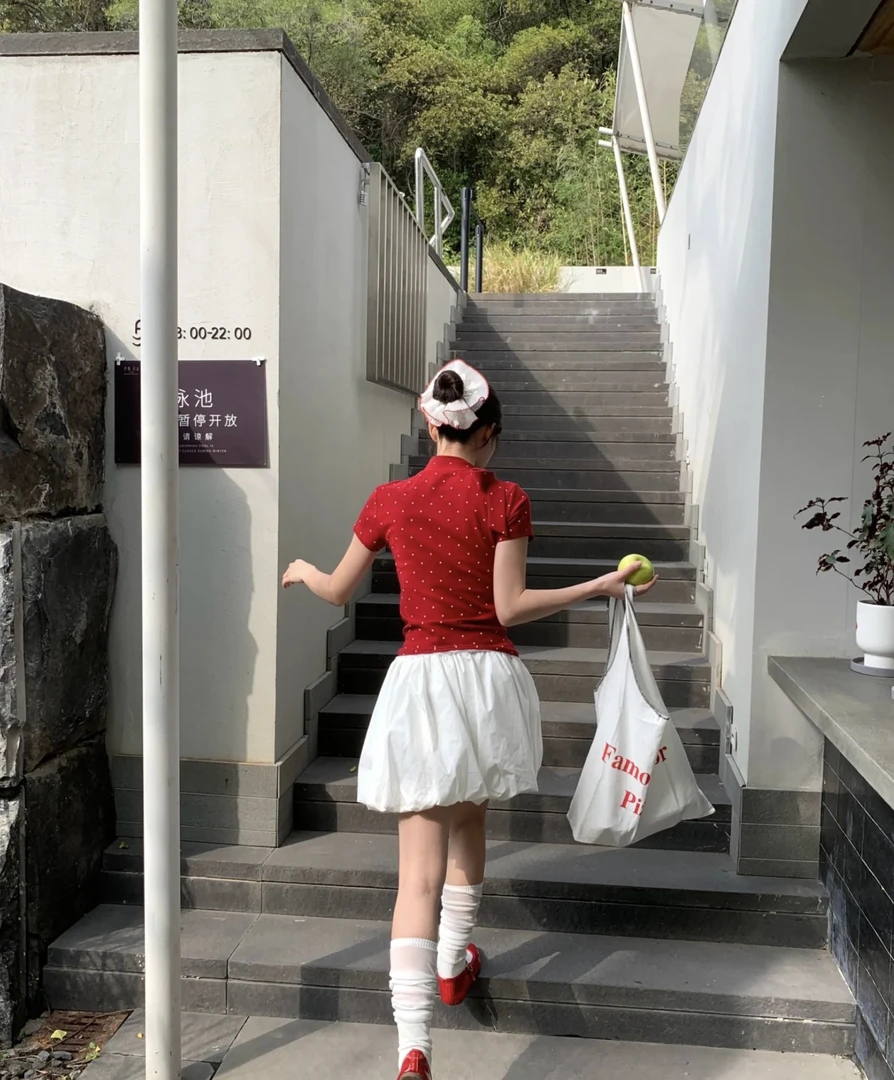 时尚套装短袖韩版复古学生裙子简约通勤法式短裙森系