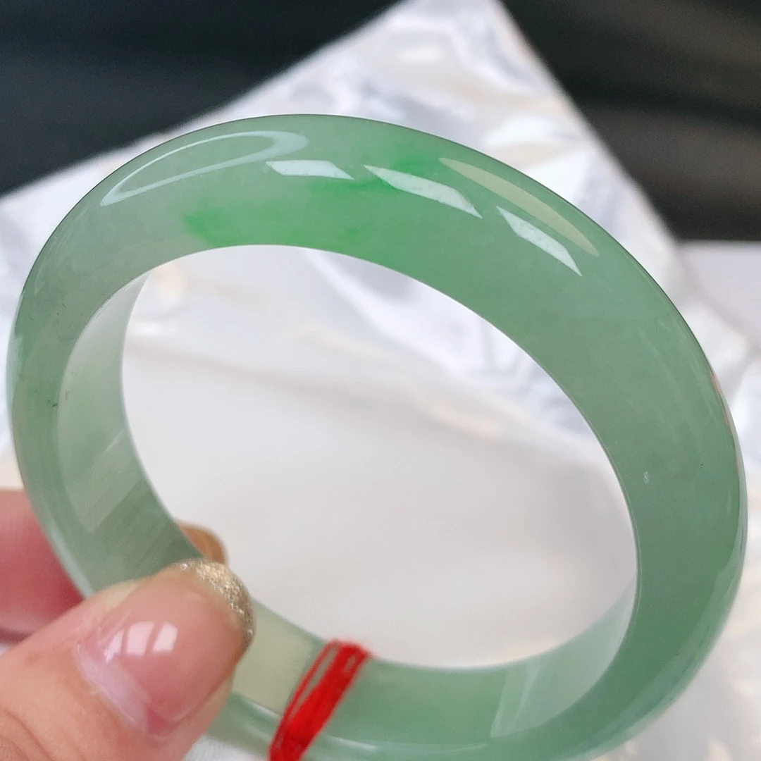 未镶嵌手镯翡翠y***m小毕业镯糯冰飘阳绿