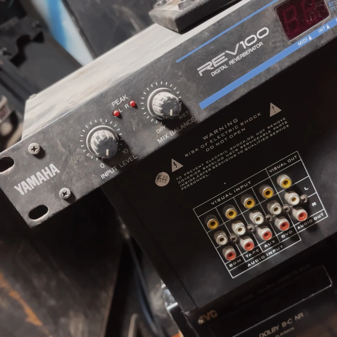 8新雅马哈效果器一个，包邮