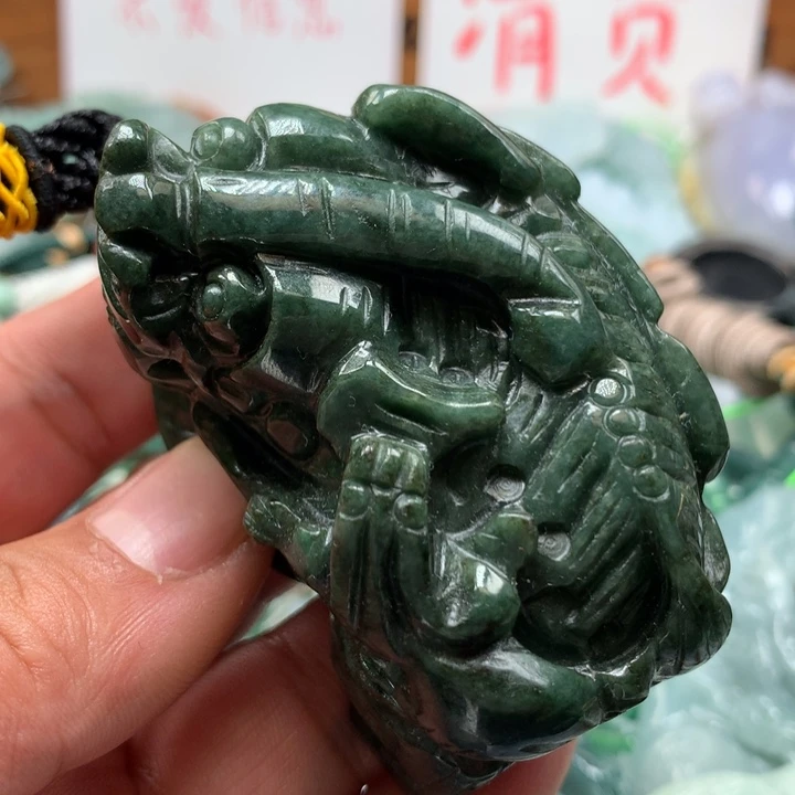 翡翠颈饰未镶嵌保真天然a货翡翠