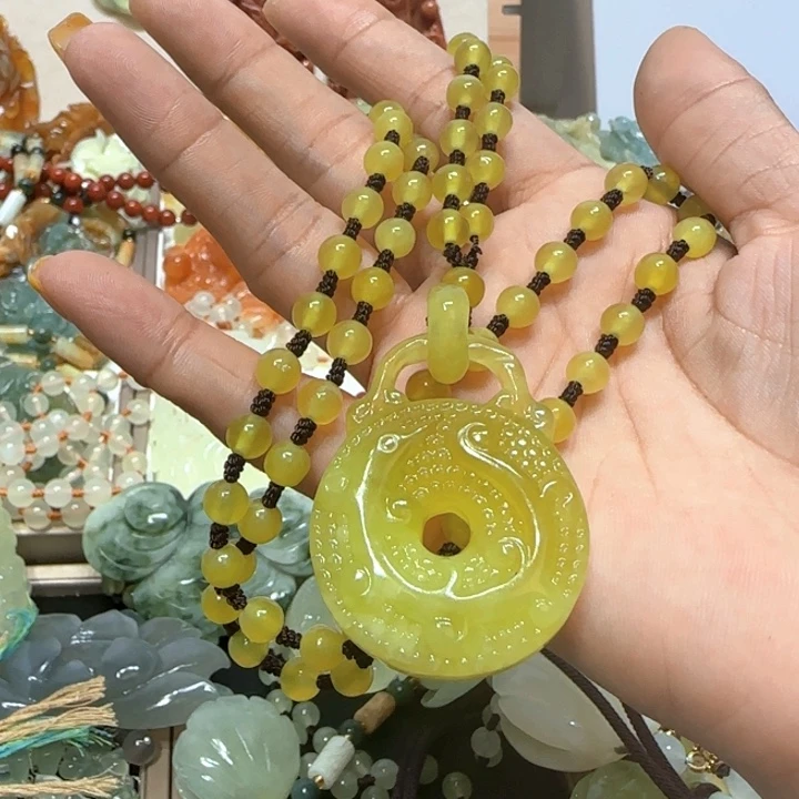 蛇纹石玉未镶嵌吊坠