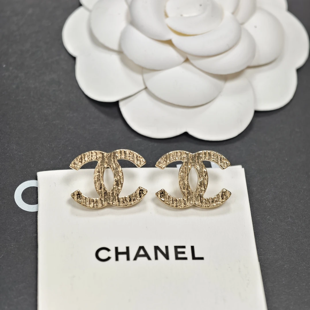 未使用 Chanel/香奈儿 耳钉浮雕纹路精致时尚中号