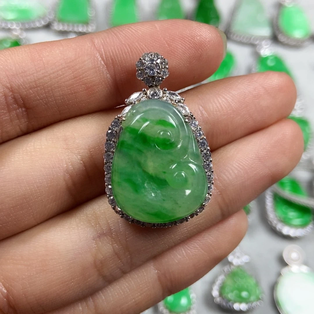 颈饰未镶嵌翡翠如意