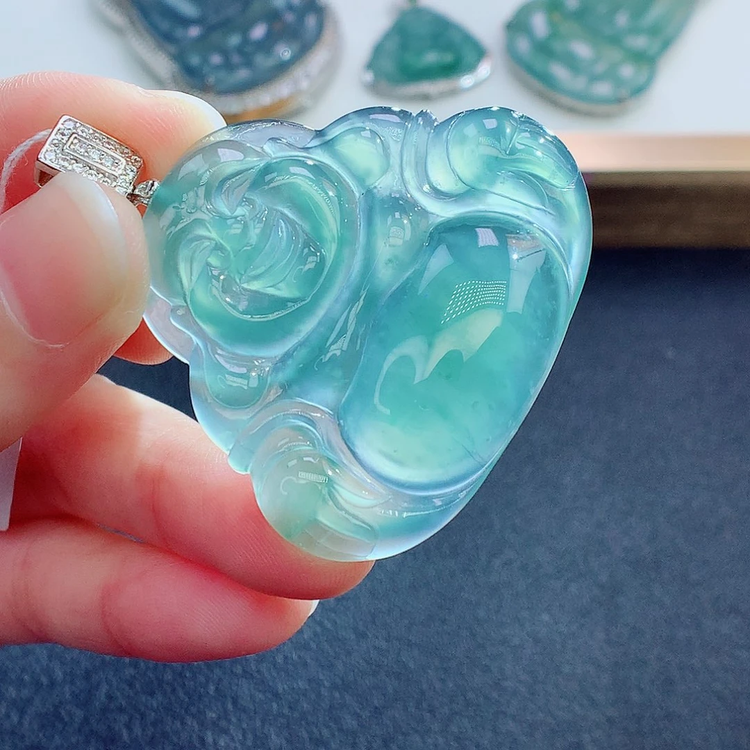 翡翠颈饰未镶嵌翡翠