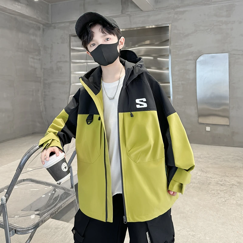 男童外套春秋款2025新款秋装冲锋衣中大儿童男孩秋季上衣痞帅潮