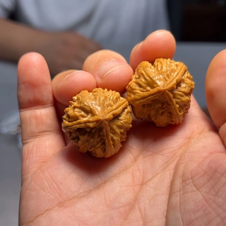 把件文玩核桃三棱4557