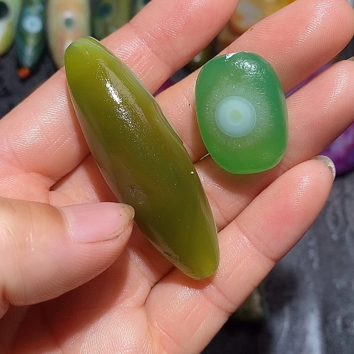 亦***木合金颈饰玛瑙/玉髓