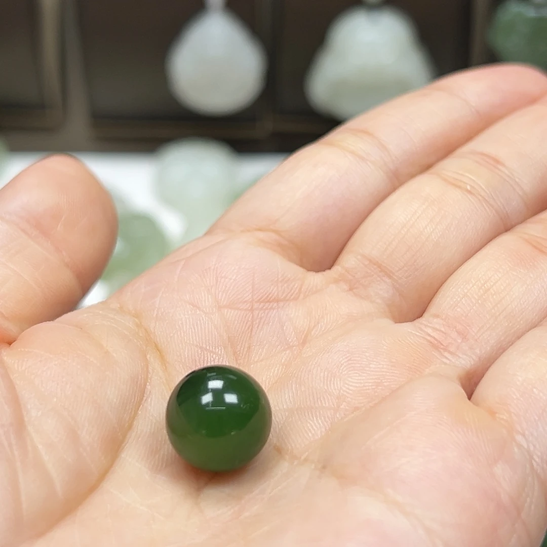 小***儿和田玉未镶嵌颈饰