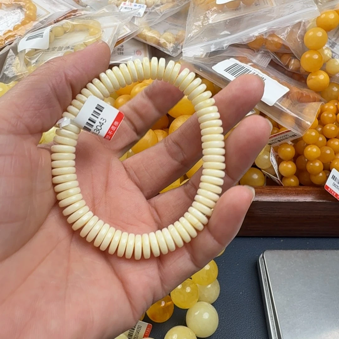 未镶嵌琥珀珠宝奇石