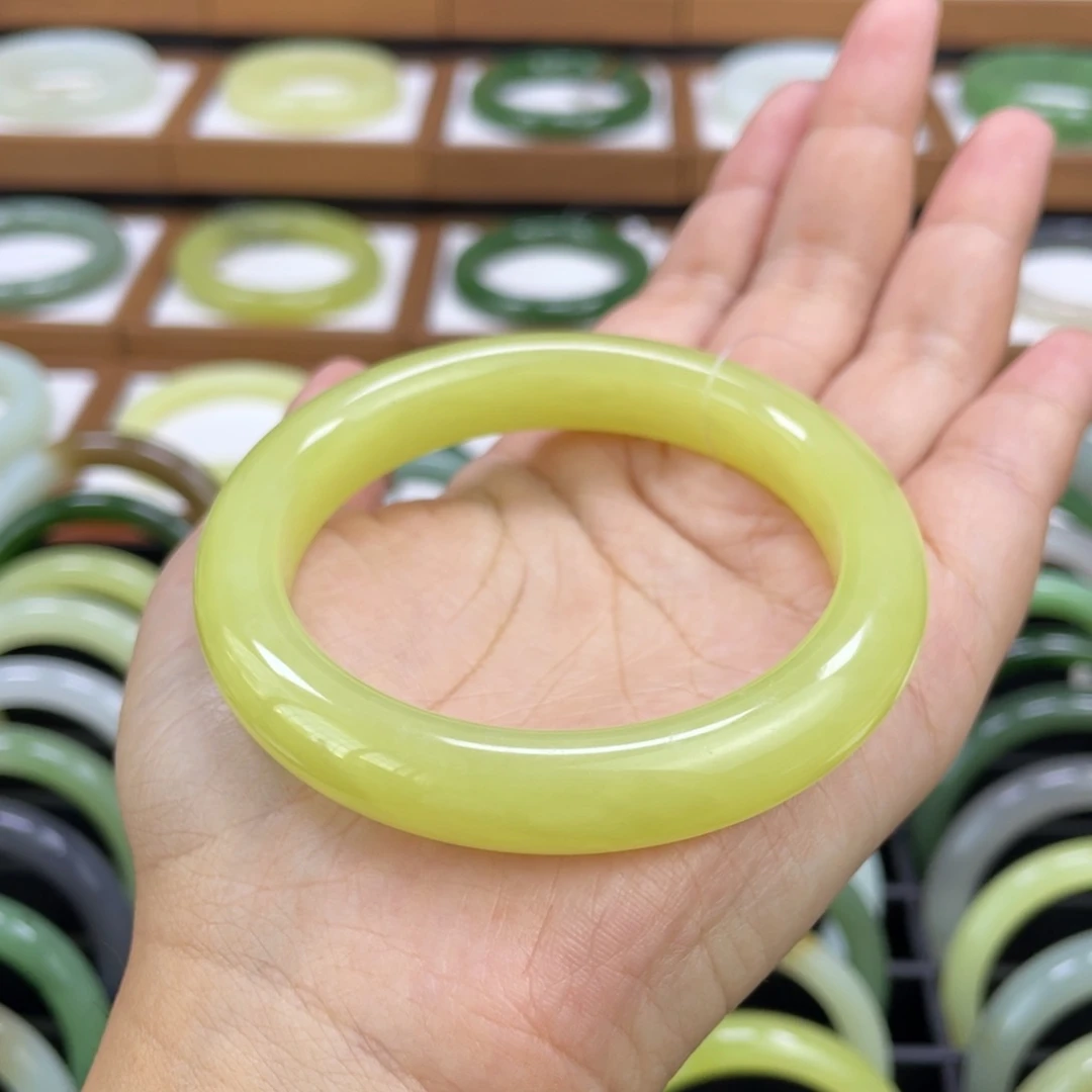 和田玉手镯未镶嵌向*