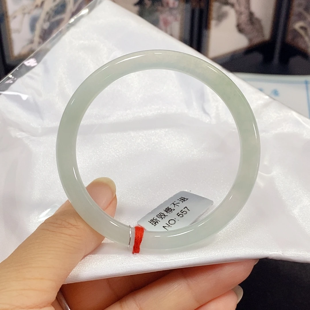 翡翠未镶嵌手镯（圆镯）手镯