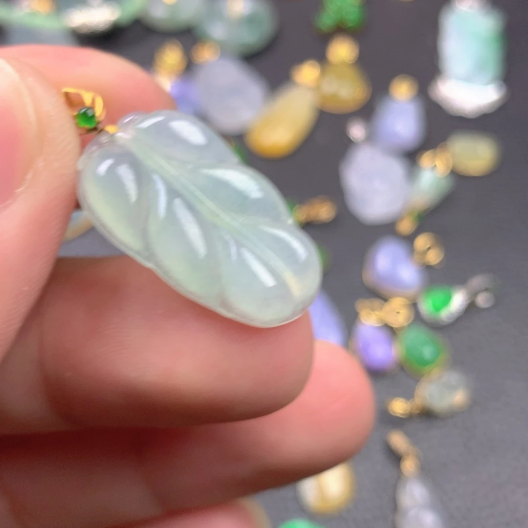 【闪购商品】颈饰18K金镶嵌翡翠翡翠