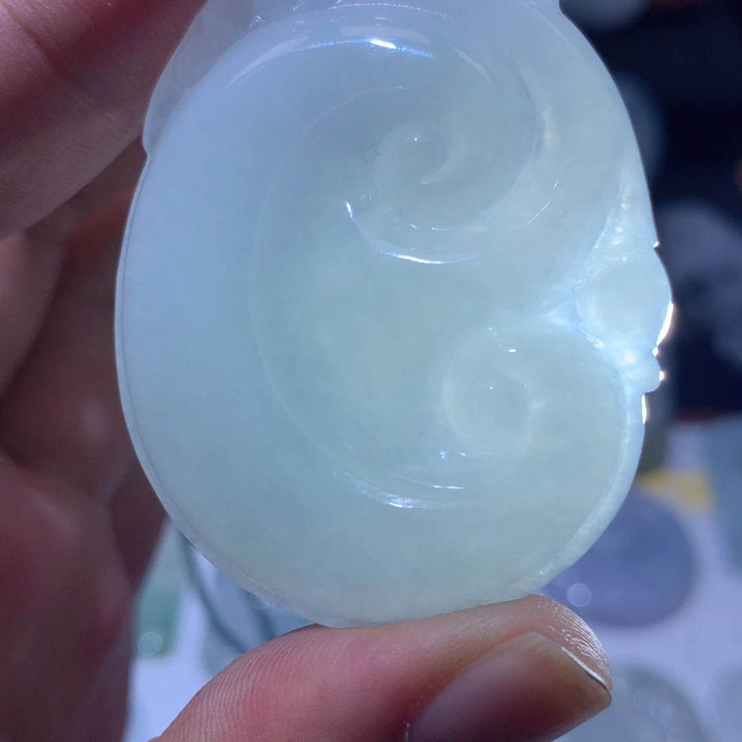 翡翠未镶嵌颈饰如意