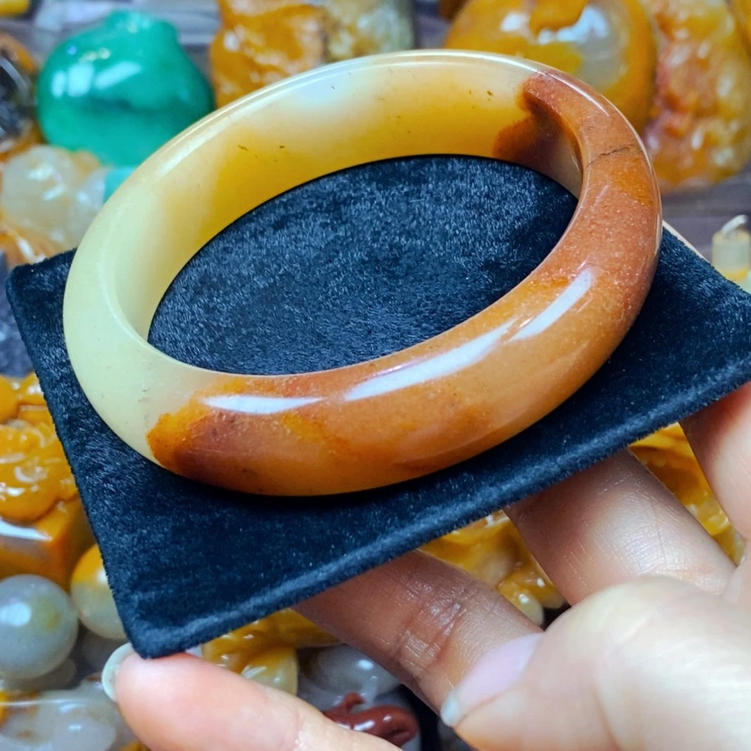 未镶嵌石英质玉（黄龙玉）吊坠(不含链)