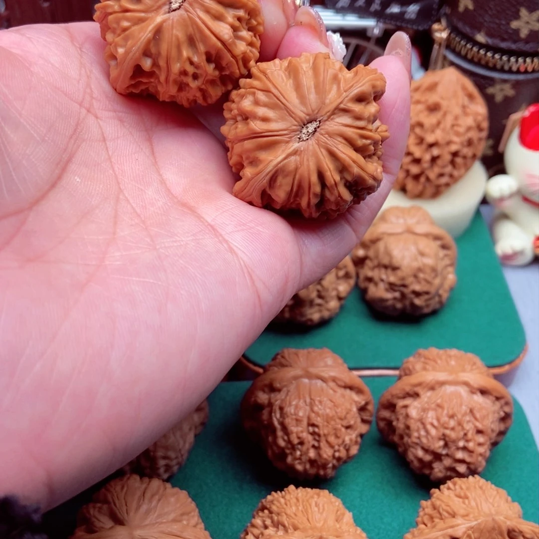 文玩核桃吊坠各**口山地磨盘