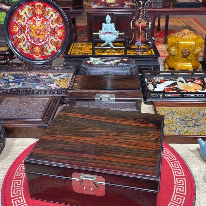 紫檀木类成套家具