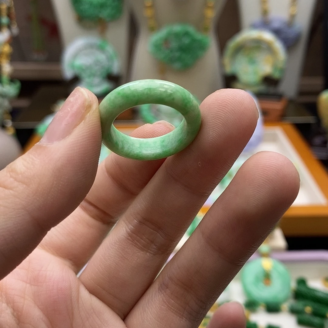 颈饰未镶嵌翡翠14圈戒指