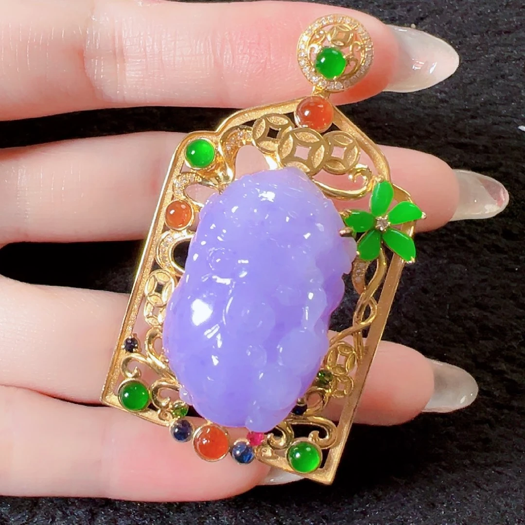 翡翠18K金镶嵌颈饰签收后24小时鉴赏期，过时不退