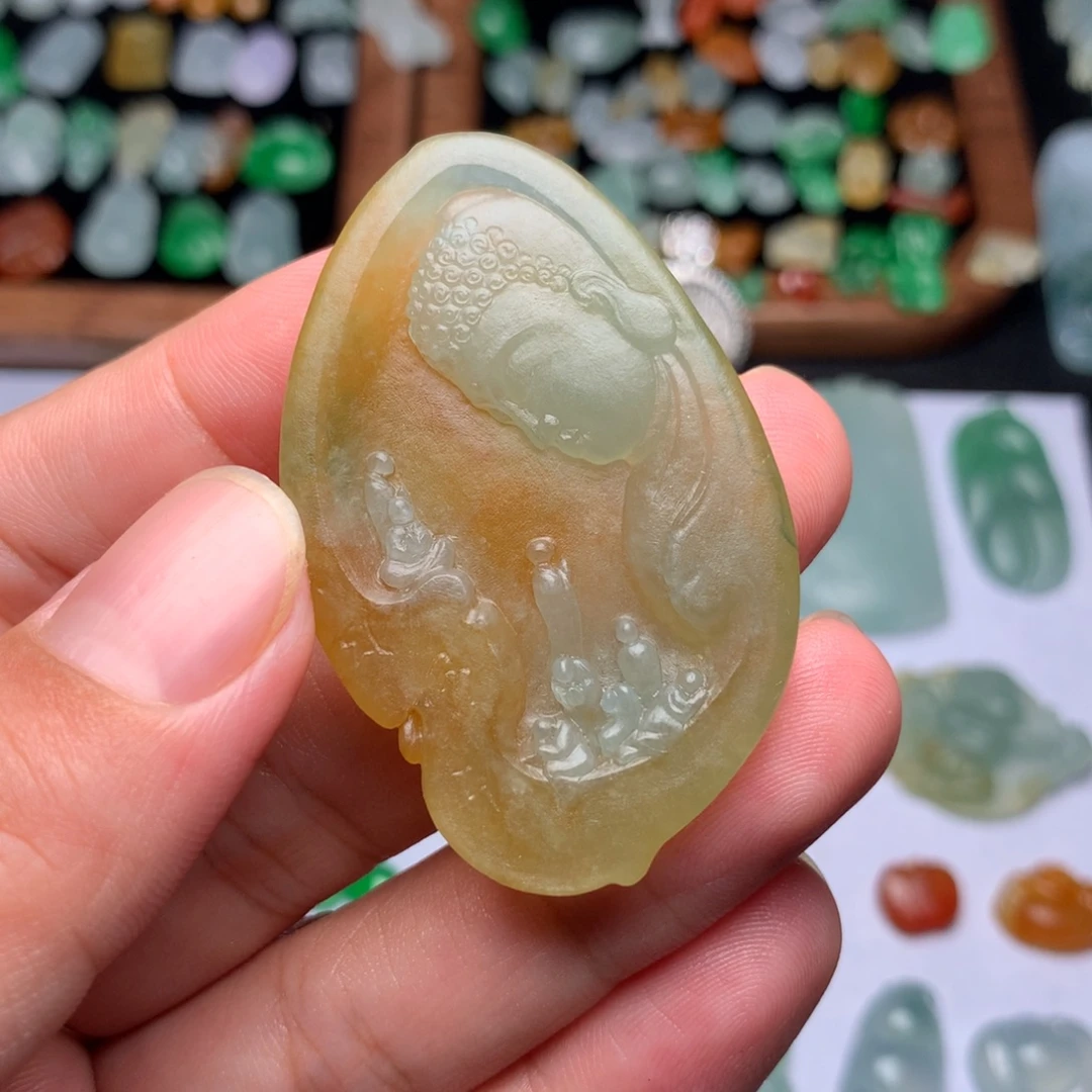 定制翡翠未镶嵌佛观天下
