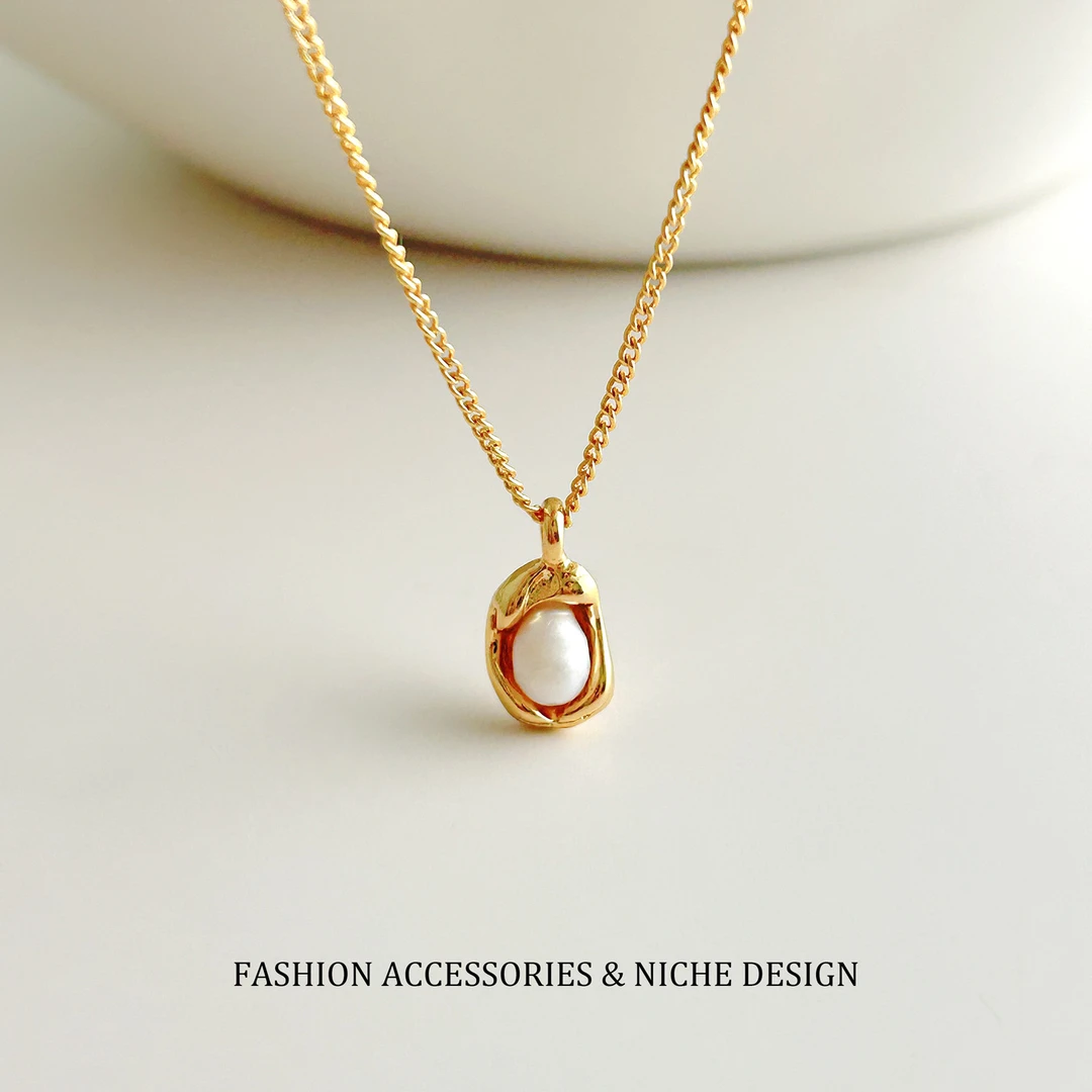 铜陶瓷吊坠 金色珍珠吊坠项链高级感轻奢精致小众设气质时尚简约