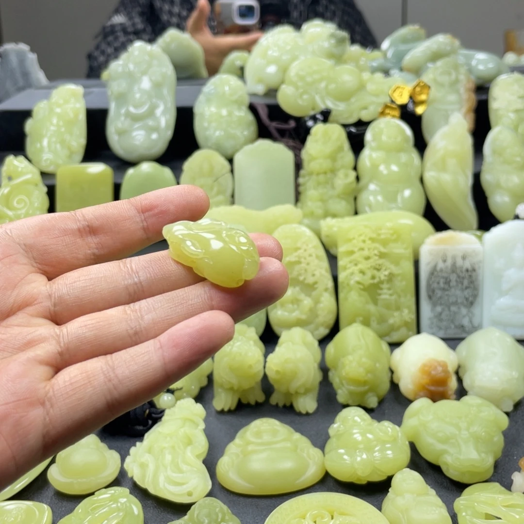 和田玉（黄玉）未镶嵌颈饰