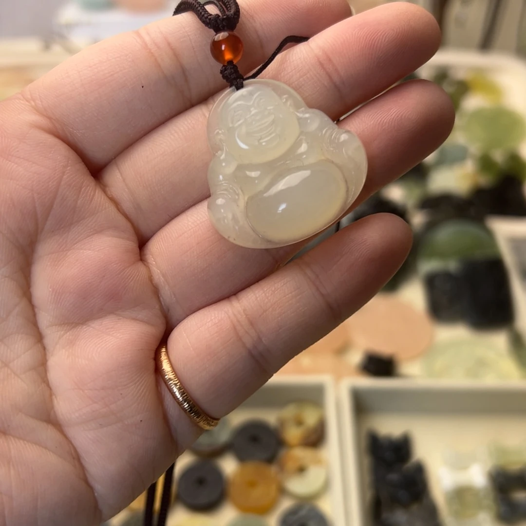 蛇纹石玉颈饰合金