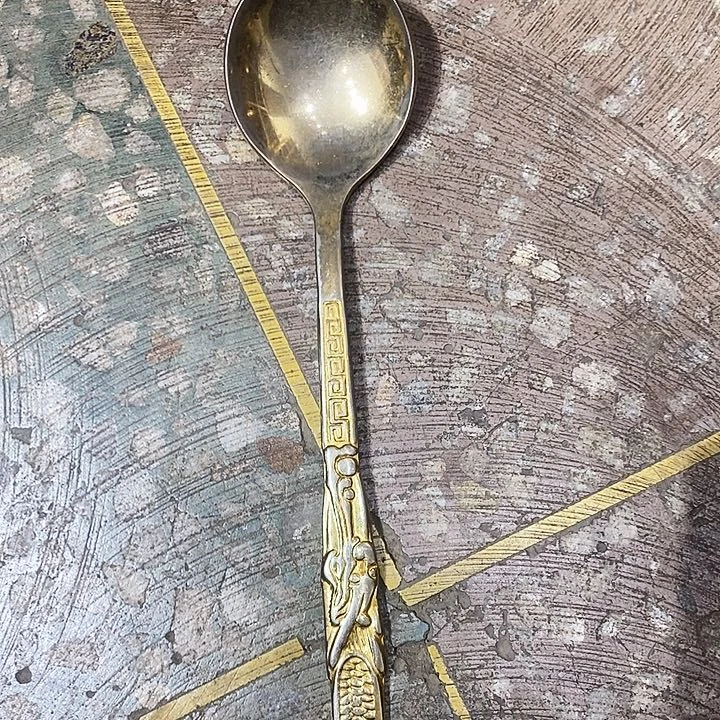 ꧁****꧂老式铜器古朴厚重