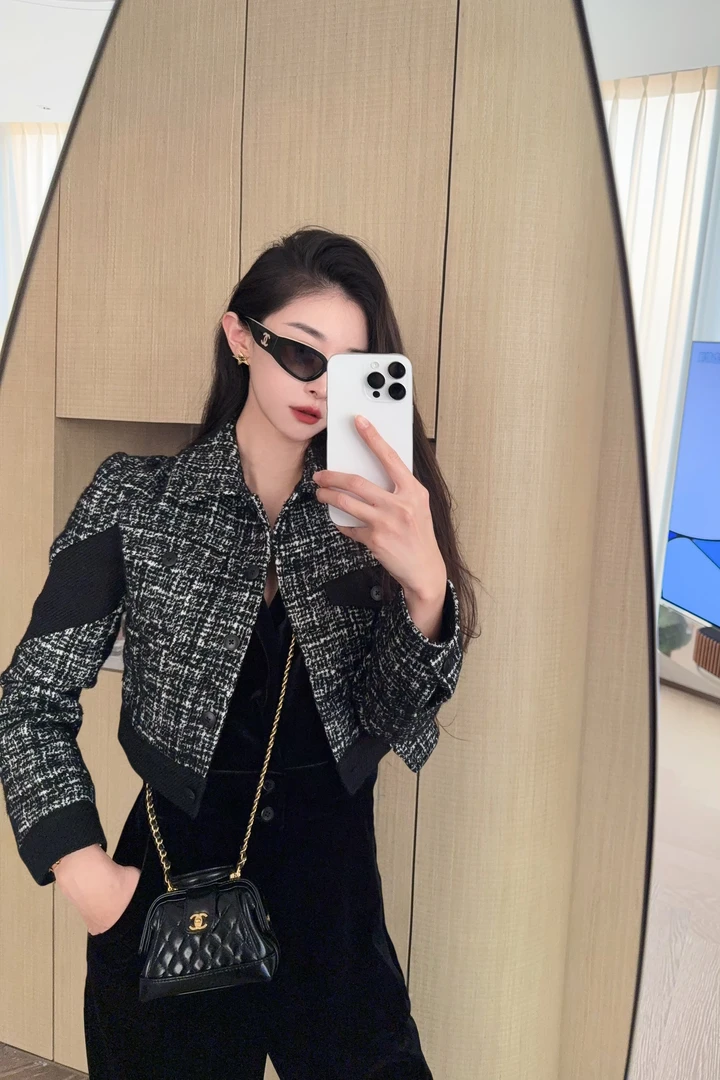 【RUNAWAY REALIST】黑标-财阀千金粗花呢短款重工小香外套 W075