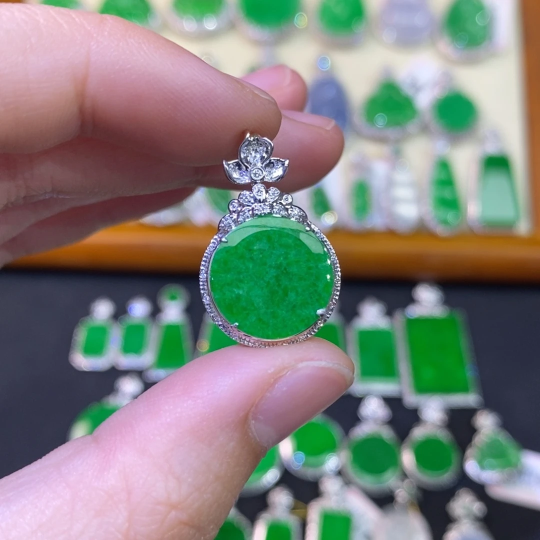 翡翠吊坠(不含链)18K金镶嵌开盖