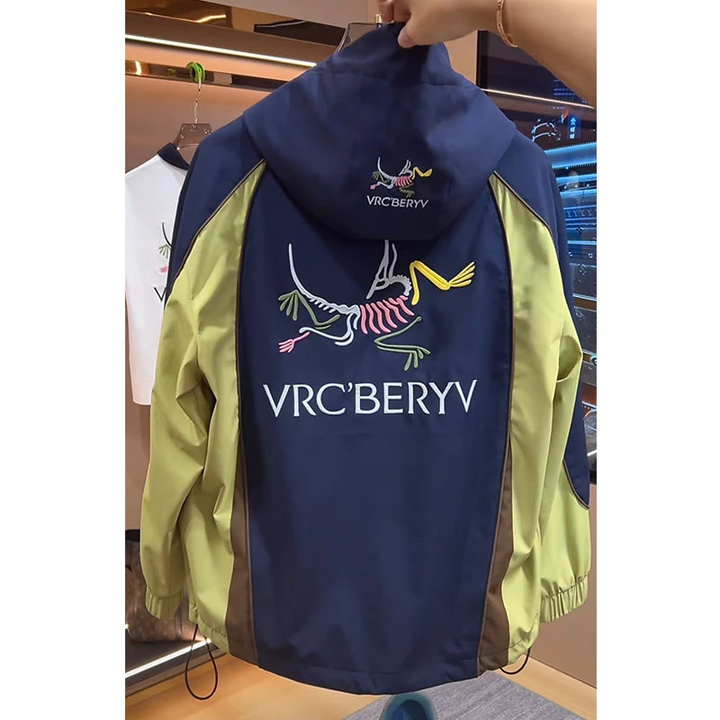 欧货轻奢高定大牌男装外套2025秋新款鸟家刺绣宽松连帽撞色冲锋衣