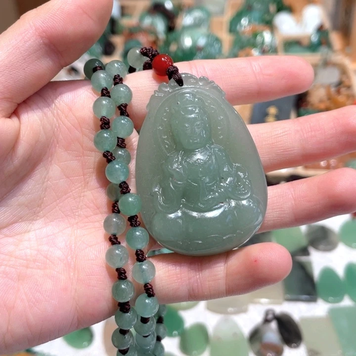 石英质玉未镶嵌颈饰